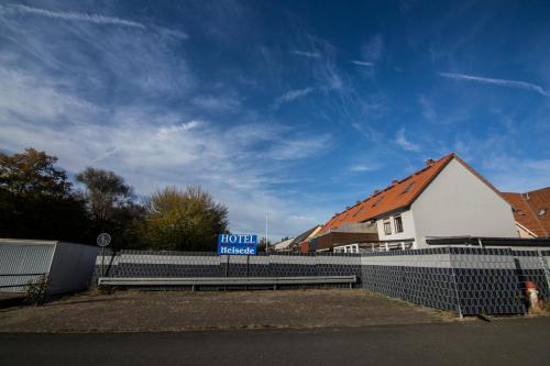 Зручності, Hotel Heisede in Sarstedt Зручності, Hotel Heisede in Sarstedt