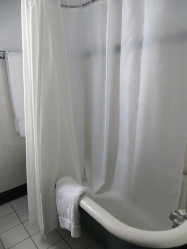 在meiguo.com看到的The Polo Inn Bridgeport U.S.A.的介绍图片