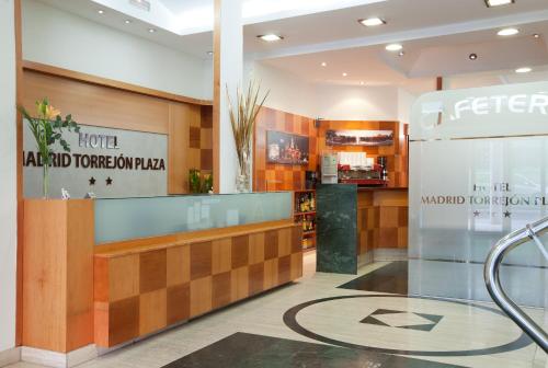 Előcsarnok, Hotel Madrid Torrejon Plaza in Torrejon de Ardoz Előcsarnok, Hotel Madrid Torrejon Plaza in Torrejon de Ardoz