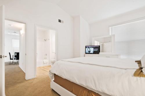 在meiguo.com看到的Global Luxury Suites near Apple HQ的介绍图片