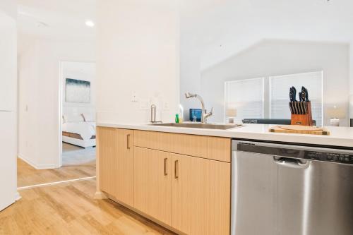 在meiguo.com看到的Global Luxury Suites near Apple HQ的介绍图片