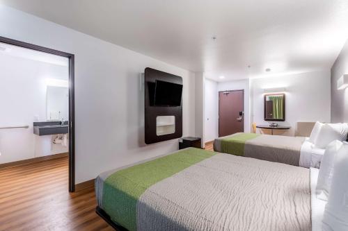 在meiguo.com看到的Motel 6 Las Vegas, Nv - Motor Speedway的介绍图片