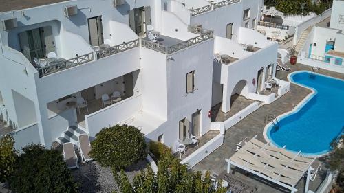 Nissos Thira in Santorini Nissos Thira in Santorini