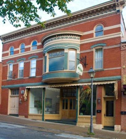 Hotels Vacation Rentals Near Belvedere Mansion Usa Trip101