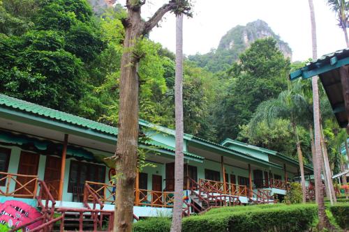 Balcony/terrace, Chill Out Bar and Bungalows in Ton Sai Balcony/terrace, Chill Out Bar and Bungalows in Ton Sai