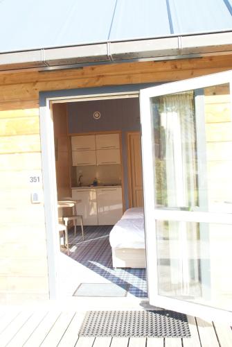 This photo about Les Rives Du Lac shared on HyHotel.com