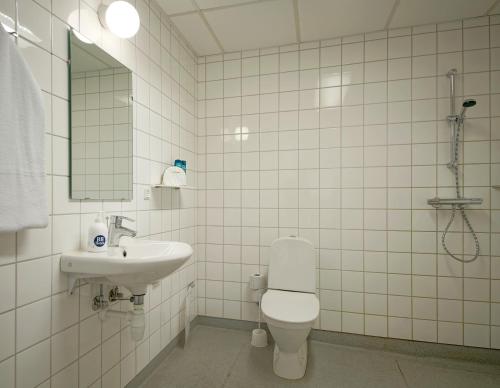 ห้องน้ำ, BB-Hotel Rønne Bornholm in รอนเนอ ห้องน้ำ, BB-Hotel Rønne Bornholm in รอนเนอ