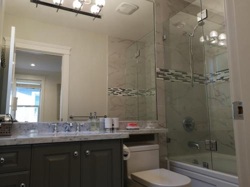 Μπάνιο, White Rose House in Γουάιτ Ροκ(Βρετανική Κολούμβια) Μπάνιο, White Rose House in Γουάιτ Ροκ(Βρετανική Κολούμβια)