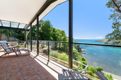 Canoeing, Beachfront Enclosure Bay - Waiheke Unlimited in Waiheke Island Canoeing, Beachfront Enclosure Bay - Waiheke Unlimited in Waiheke Island