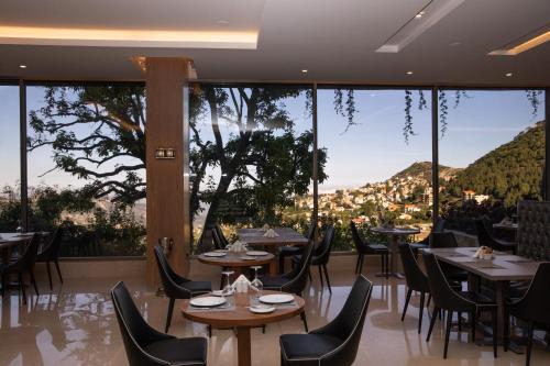 Balcony/terrace, MIST HOTEL & SPA BY WARWICK in Ehden Balcony/terrace, MIST HOTEL & SPA BY WARWICK in Ehden