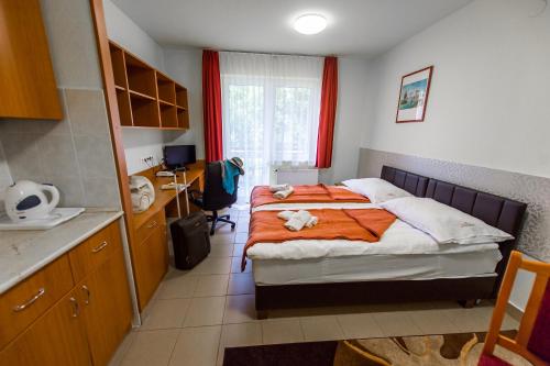 Auguszta Hotel es Diakszallo in Ντέμπρετσεν Auguszta Hotel es Diakszallo in Ντέμπρετσεν