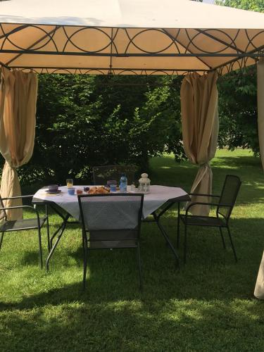 Garden, piccola baita in Vigevano Garden, piccola baita in Vigevano