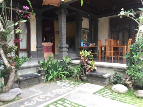 Cantik Homestay Hotel