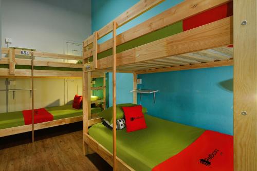 This photo about RedDoorz Hostel @ Lavender Street shared on HyHotel.com