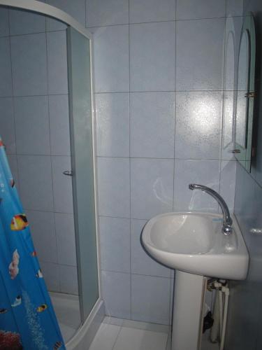 This photo about Orange Inn shared on HyHotel.com