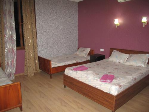 This photo about Orange Inn shared on HyHotel.com