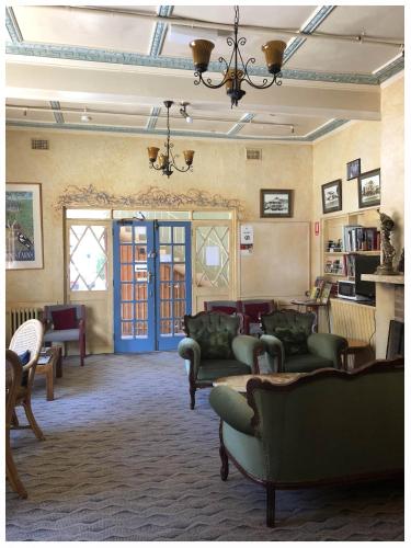 Clarendon Motel and Guesthouse in Blue Mountains Clarendon Motel and Guesthouse in Blue Mountains