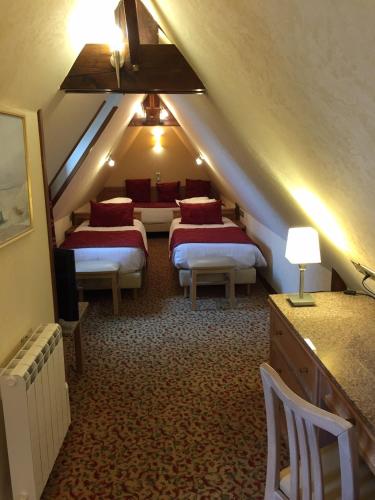 Hotel la Croix Blanche in Mont Saint-Michel Hotel la Croix Blanche in Mont Saint-Michel