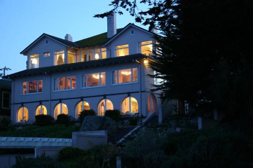 Martine Inn Hotel