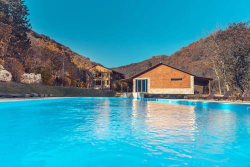 Piscina, Apricot Aghveran Resort in Arzakan Piscina, Apricot Aghveran Resort in Arzakan