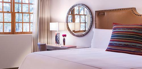 在meiguo.com看到的Rosewood Inn of the Anasazi的介绍图片