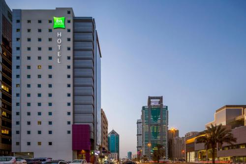 Vista exterior, ibis Styles Sharjah in Sharjah City Center Vista exterior, ibis Styles Sharjah in Sharjah City Center