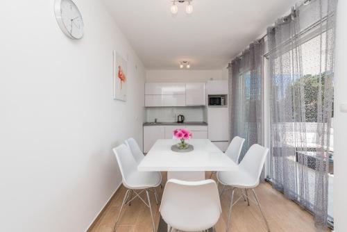 Villa Star 4 luxury apartment with a pool in 諾瓦家 Villa Star 4 luxury apartment with a pool in 諾瓦家