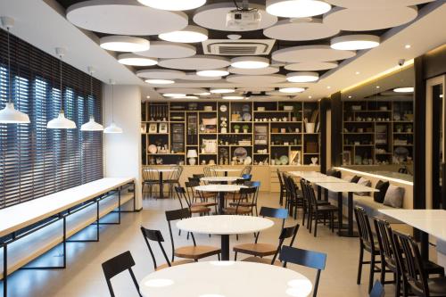 ห้องอาหาร, โรงแรมเดอะ เจอร์นีย์ บางนา (The Journey Hotel Bangna) near สวนหลวงร.9 ห้องอาหาร, โรงแรมเดอะ เจอร์นีย์ บางนา (The Journey Hotel Bangna) near สวนหลวงร.9