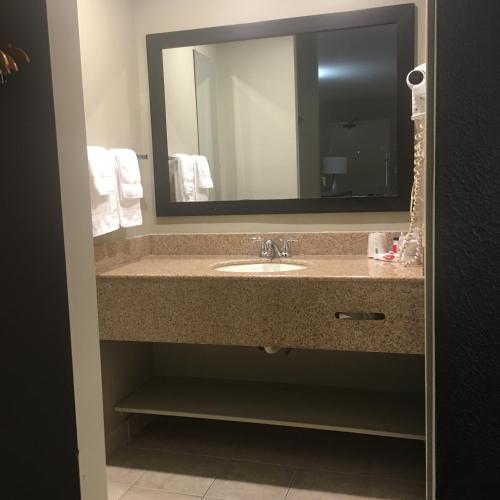 Ramada by Wyndham Rockville Centre in New York (NY) Ramada by Wyndham Rockville Centre in New York (NY)