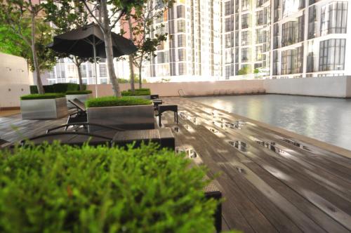 Swimming pool, Paragon 1-bedroom 4pax Cyberjaya by Idealhub near Multimedia University Cyberjaya Campus Swimming pool, Paragon 1-bedroom 4pax Cyberjaya by Idealhub near Multimedia University Cyberjaya Campus
