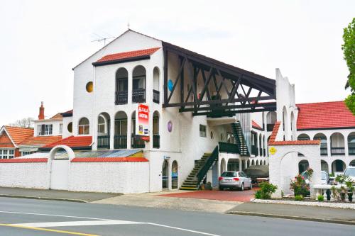 Exterior view, Alcala Motor Lodge Dunedin near Signal Hill Exterior view, Alcala Motor Lodge Dunedin near Signal Hill