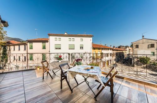 balkon/terras, LA LOGGETTA affittacamere in Bassano Del Grappa balkon/terras, LA LOGGETTA affittacamere in Bassano Del Grappa