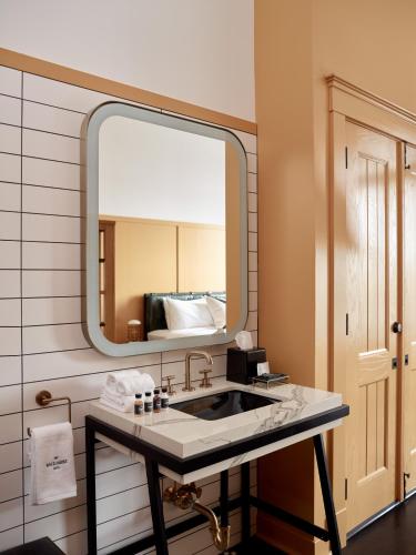 Bathroom, The Chicago Hotel Collection Wrigleyville in Lake View Bathroom, The Chicago Hotel Collection Wrigleyville in Lake View
