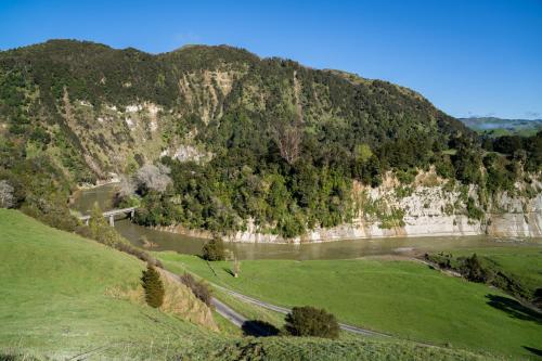 Mahaanui Quarters Farmstay in โมฮากา Mahaanui Quarters Farmstay in โมฮากา