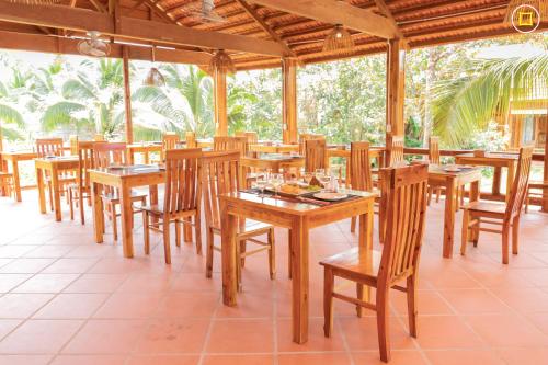 Restaurant, Phu Quoc Pomelo Garden in Phu Quoc Island Restaurant, Phu Quoc Pomelo Garden in Phu Quoc Island