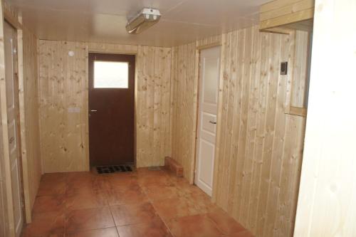 Létesítmények, Kalv-Fegen 1 in Kalv Létesítmények, Kalv-Fegen 1 in Kalv