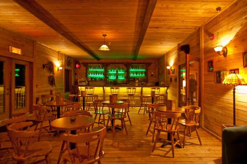 Étterem, Auberge Cap au Leste in Sainte-Rose-Du-Nord (QC) Étterem, Auberge Cap au Leste in Sainte-Rose-Du-Nord (QC)