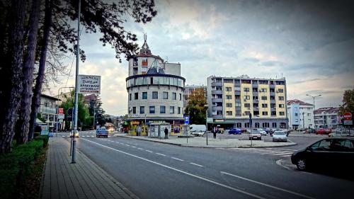 外部景觀, Dijamant in 巴尼亞哥維利亞查 外部景觀, Dijamant in 巴尼亞哥維利亞查