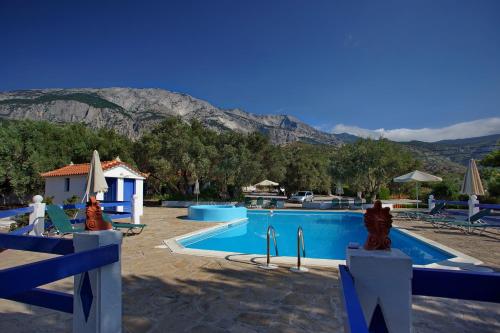 مسبح, White Rock Apartments in Kampos Marathokampou مسبح, White Rock Apartments in Kampos Marathokampou
