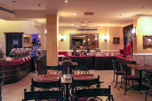 Restaurant, Al Maha Regency Hotel Suites in Sharjah Restaurant, Al Maha Regency Hotel Suites in Sharjah