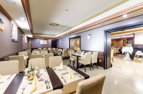 Конференц-зал / бальні зали, Hotel Aurum in Хайдусобосло Конференц-зал / бальні зали, Hotel Aurum in Хайдусобосло