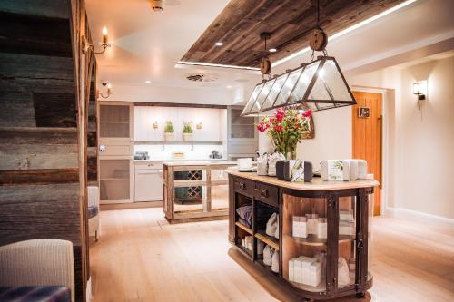 Lobby, Low Wood Bay Hotel in Ecclerigg Lobby, Low Wood Bay Hotel in Ecclerigg