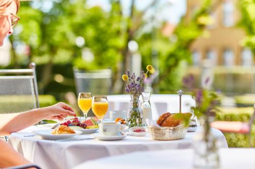 Food and beverages, Allee Hotel in Neustadt an der Aisch Food and beverages, Allee Hotel in Neustadt an der Aisch