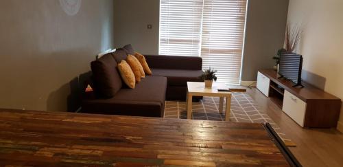 Executive Brentwood Apartment in Брентвуд Executive Brentwood Apartment in Брентвуд