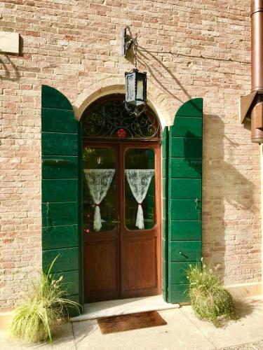 Entrance, Maison Elena in Mirano Entrance, Maison Elena in Mirano