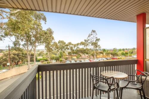 Balcony/terrace, Nightcap at Shoppingtown Hotel in Doncaster Balcony/terrace, Nightcap at Shoppingtown Hotel in Doncaster
