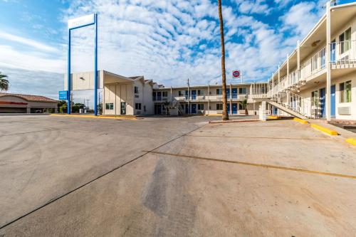 入口, Motel 6-Blythe, CA - South in 布莱斯 (CA) 入口, Motel 6-Blythe, CA - South in 布莱斯 (CA)