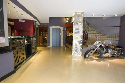 大堂, 貝斯特韋斯特普拉斯-戛納里維埃拉及水療中心 (Best Western Plus Cannes Riviera & Spa) in 坎城市中心 大堂, 貝斯特韋斯特普拉斯-戛納里維埃拉及水療中心 (Best Western Plus Cannes Riviera & Spa) in 坎城市中心