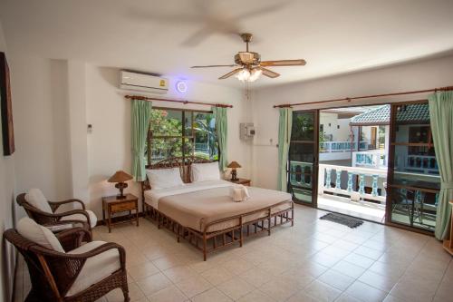 Ya Nui Resort in Nai Harn Beach Ya Nui Resort in Nai Harn Beach