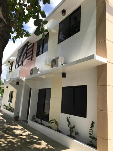 Sajo Plaza & Residences in Villa Arevalo Sajo Plaza & Residences in Villa Arevalo